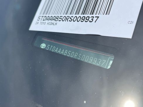 Used 2024 Toyota Grand Highlander XLE image 13