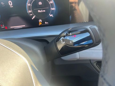 New 2026 Volkswagen Tiguan SE R-Line image 23