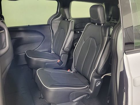 New 2026 Chrysler Pacifica Limited w/ S Appearance Package image 34