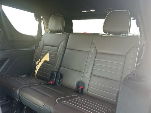 Used 2025 GMC Yukon Denali Ultimate AWD/4WD image 21