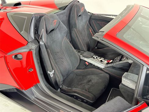 Used 2018 Lamborghini Huracan Performante AWD/4WD image 27