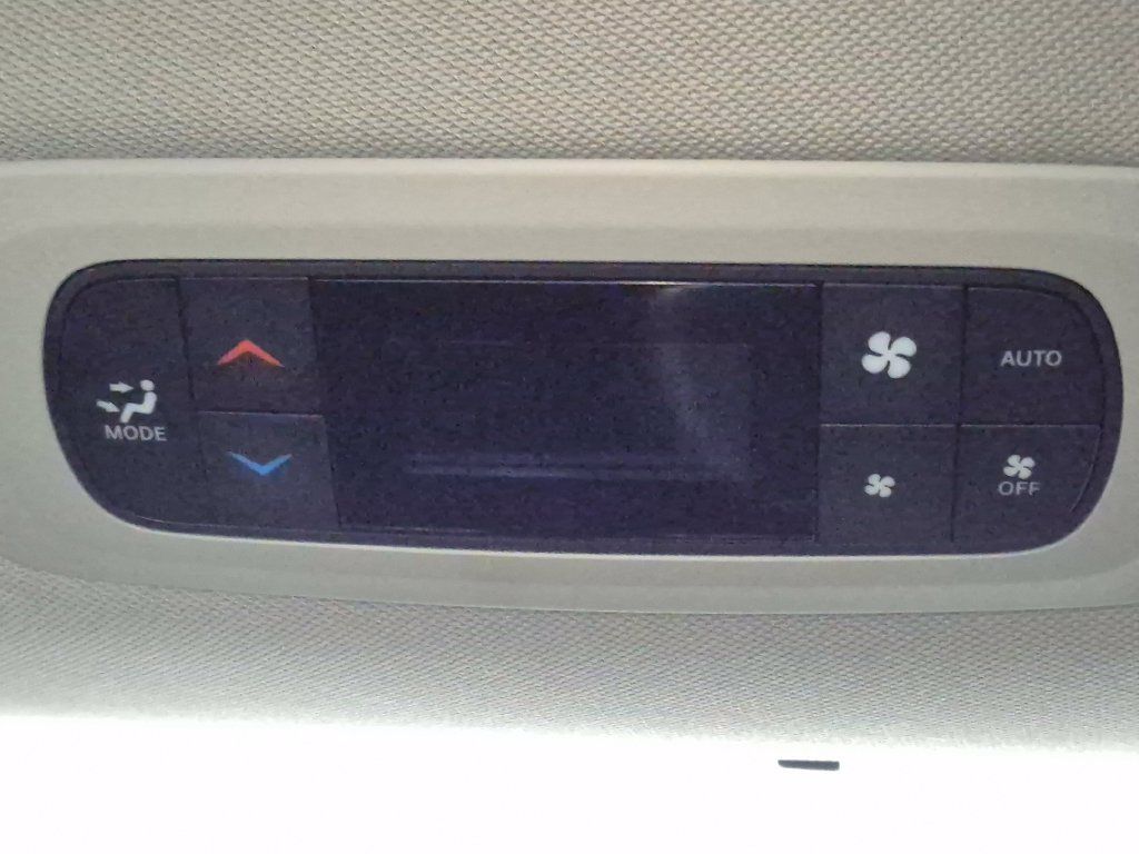 Used 2024 Chrysler Pacifica Touring-L FWD image 24