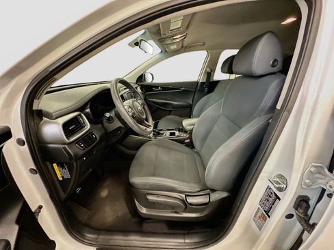Used 2018 Kia Sorento FWD V6 image 13