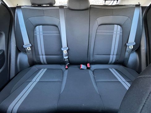 Used 2025 Hyundai Venue SEL image 37