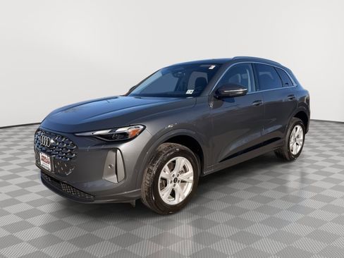 Used 2025 Audi Q5 Premium w/ Convenience Package image 1