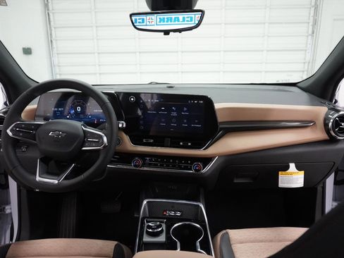 New 2026 Chevrolet Equinox ACTIV w/ Convenience Package III FWD image 47