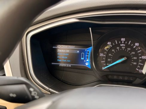 Used 2014 Ford Fusion SE FWD image 29