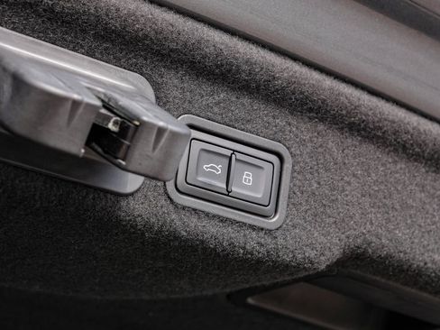 Used 2016 Audi S8 w/ Driver Assistance Package AWD/4WD image 67