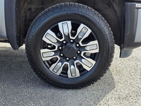 Used 2024 GMC Sierra 2500 Denali w/ Denali Reserve Package AWD/4WD image 9
