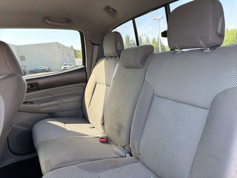Used 2015 Toyota Tacoma 4x4 Double Cab w/ TRD Off-Road Package image 24