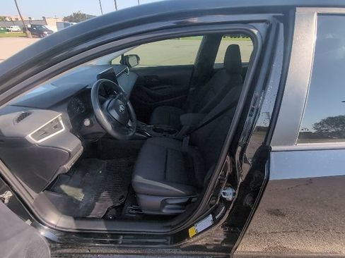 Used 2025 Toyota Corolla LE FWD image 10