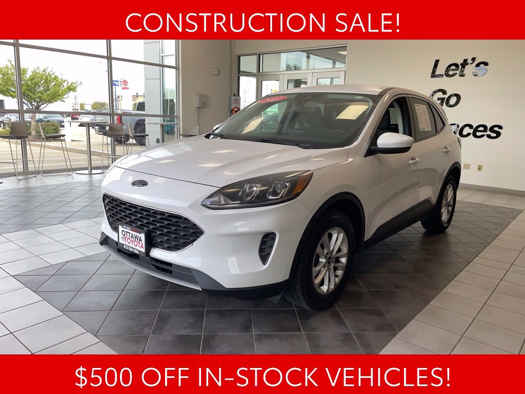 Used 2021 Ford Escape SE w/ Cold Weather Package AWD/4WD image 2