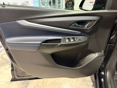 Used 2022 Chevrolet Bolt EUV LT w/ Convenience Package image 33