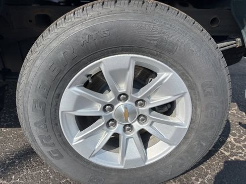 Used 2025 Chevrolet Silverado 1500 LT AWD/4WD image 27