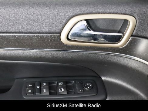 Used 2017 Jeep Grand Cherokee Limited w/ Luxury Group II image 14