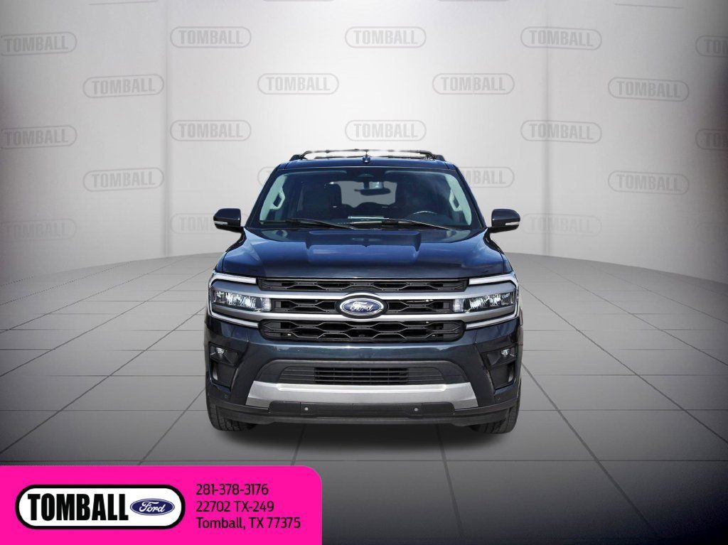 Used 2023 Ford Expedition XLT RWD image 2