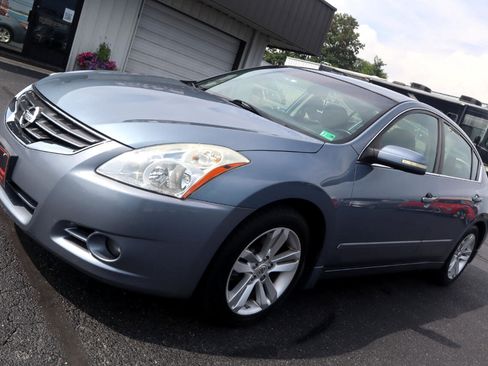 Used 2010 Nissan Altima 3.5 SR w/ Sport Pkg image 21