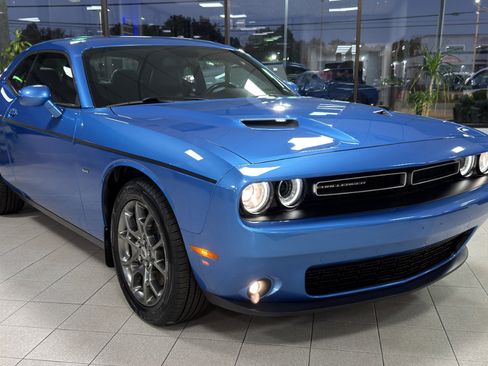 Used 2018 Dodge Challenger GT image 4