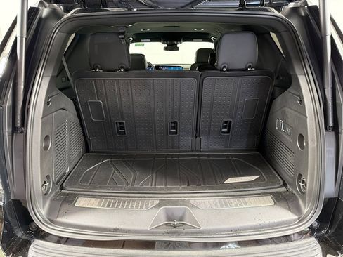 Used 2025 Chevrolet Tahoe Premier RWD image 19