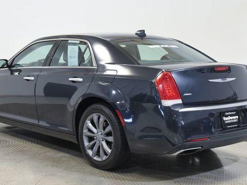 Used 2015 Chrysler 300 C Platinum w/ Harman/Kardon Audio Group AWD/4WD image 9