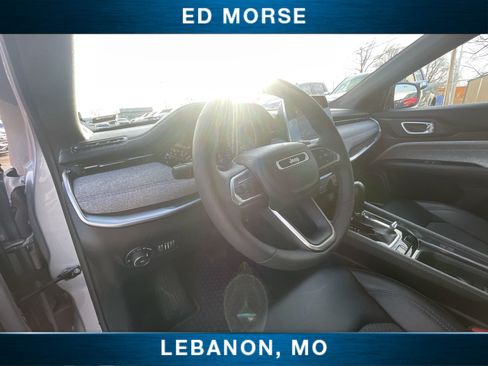 Used 2025 Jeep Compass Latitude w/ Convenience Group image 10