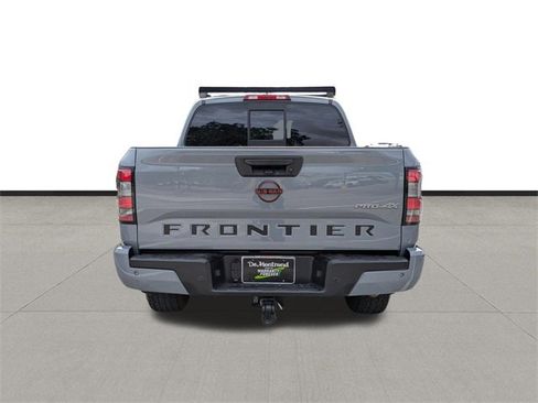 Used 2022 Nissan Frontier PRO-4X image 6