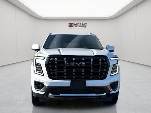 Used 2025 GMC Yukon Denali Ultimate w/ LPO, Floor Liner Package AWD/4WD image 10