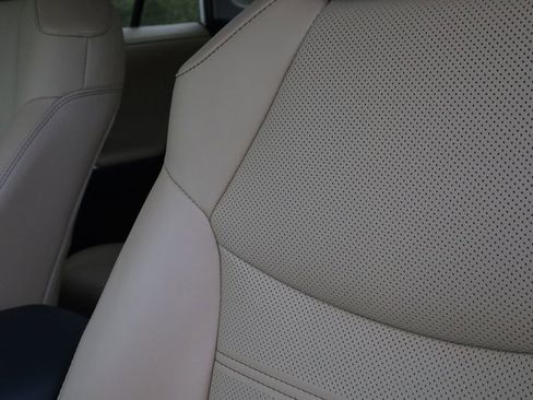 Used 2023 Toyota RAV4 Limited image 27