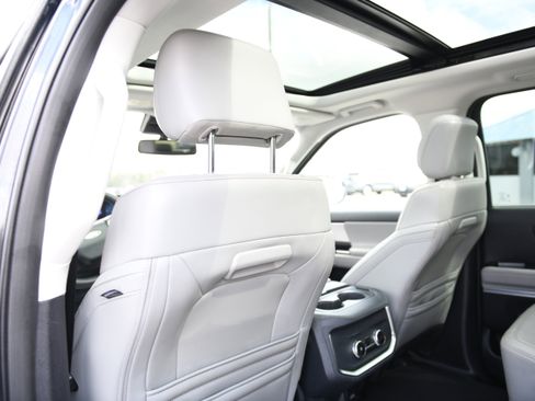 Used 2025 Ford Expedition Active image 16