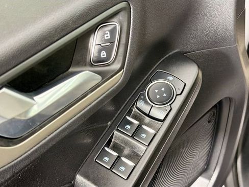 Used 2022 Ford Escape SEL image 18