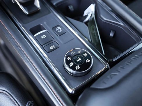 Used 2024 Nissan Pathfinder Rock Creek image 21