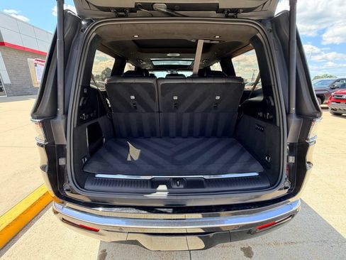 Used 2022 Jeep Grand Wagoneer Series III w/ Rear Seat Video Group 1 AWD/4WD image 34