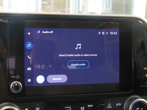 Used 2023 Toyota Highlander XLE FWD image 42