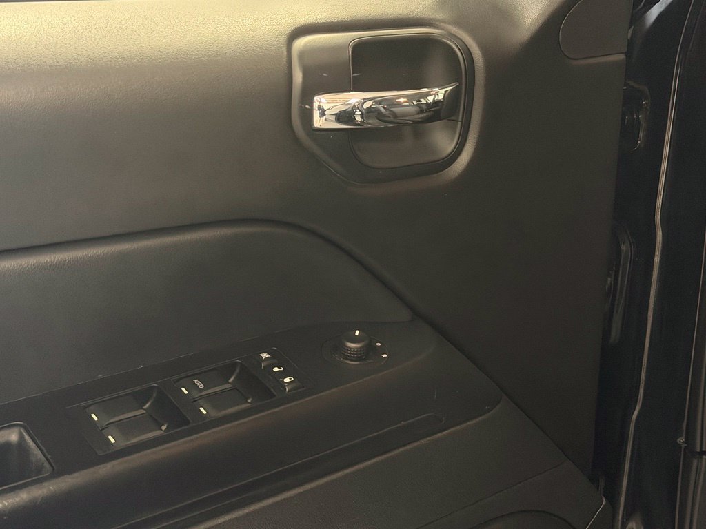 Used 2014 Jeep Compass Sport FWD image 11