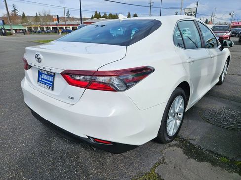 Used 2024 Toyota Camry LE image 5