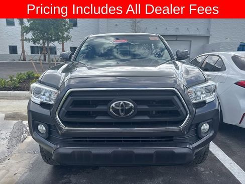 Used 2022 Toyota Tacoma SR5 w/ Technology Package RWD image 2