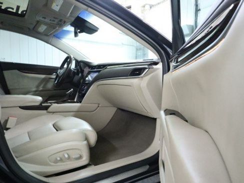 Used 2013 Cadillac XTS Premium AWD/4WD image 10
