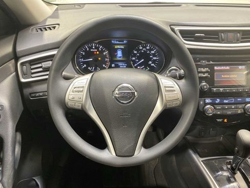 Used 2016 Nissan Rogue SV image 15