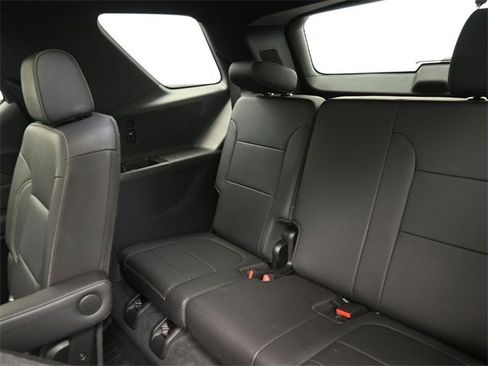 Used 2023 Chevrolet Traverse LT w/ LT Premium Package image 19