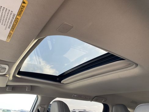 Certified 2024 Toyota Sienna XLE FWD image 25