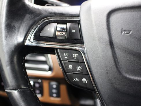 Used 2023 Lincoln Navigator L Reserve AWD/4WD image 11