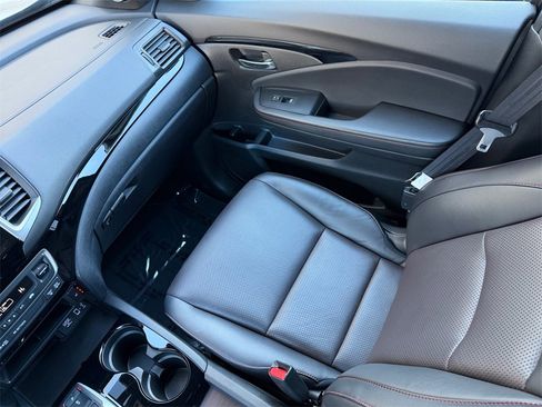 Used 2020 Honda Ridgeline Black Edition image 16