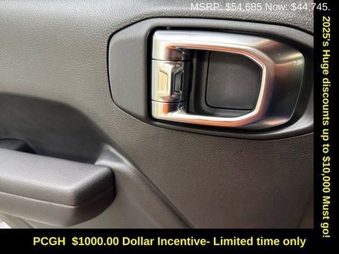 New 2025 Jeep Gladiator Sport image 20