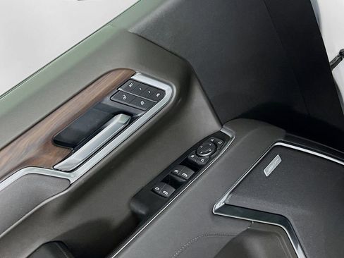 Certified 2026 GMC Sierra 1500 SLT w/ SLT Premium Plus Package image 16