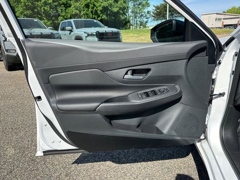 New 2026 Nissan Sentra SV w/ SV Convenience Package FWD image 6