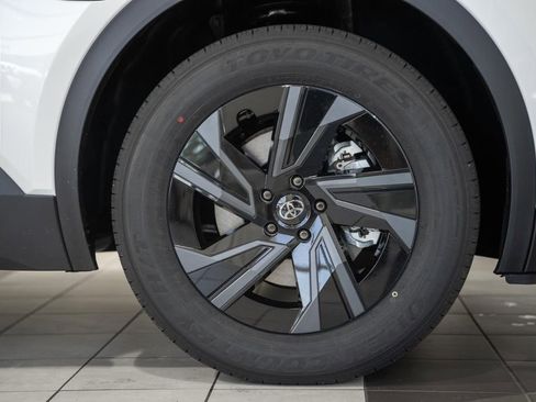 New 2026 Toyota C-HR AWD/4WD image 17