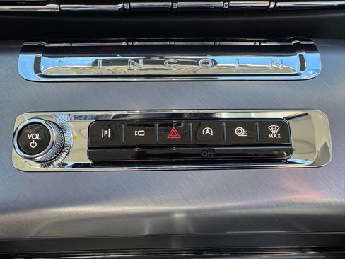 New 2026 Lincoln Aviator AWD image 29