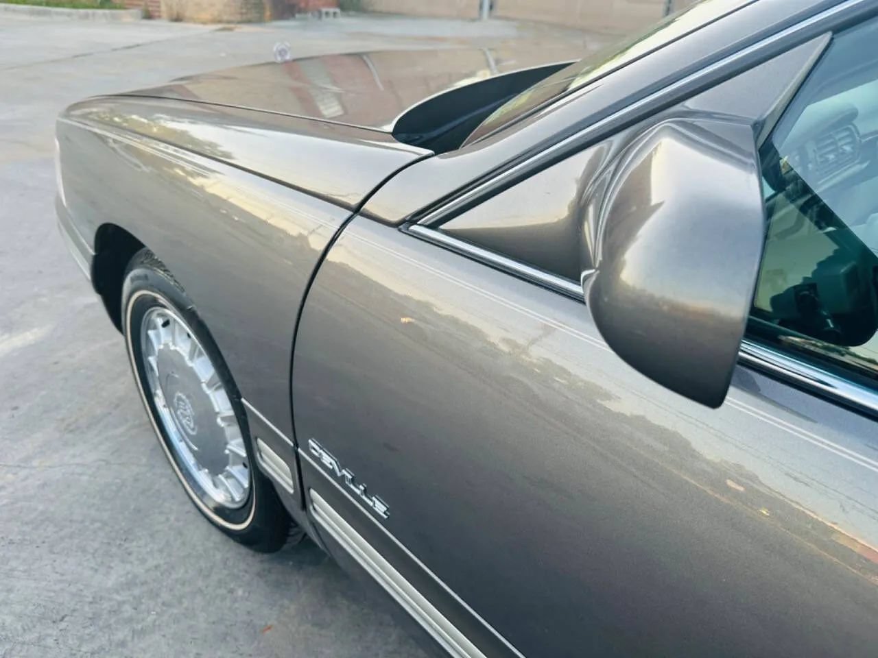 Used 1998 Cadillac De Ville FWD image 15