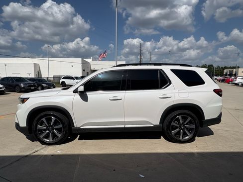 Certified 2024 Honda Pilot Touring image 5