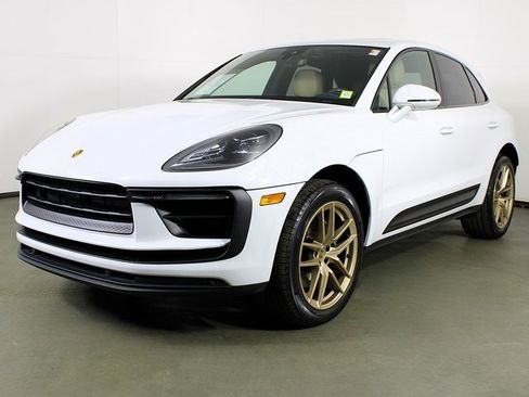 Certified 2022 Porsche Macan S image 1